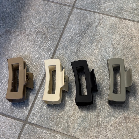 Stylish Hair Clips Set - Black, Cream, Tan, Gray - Picture 2 of 11